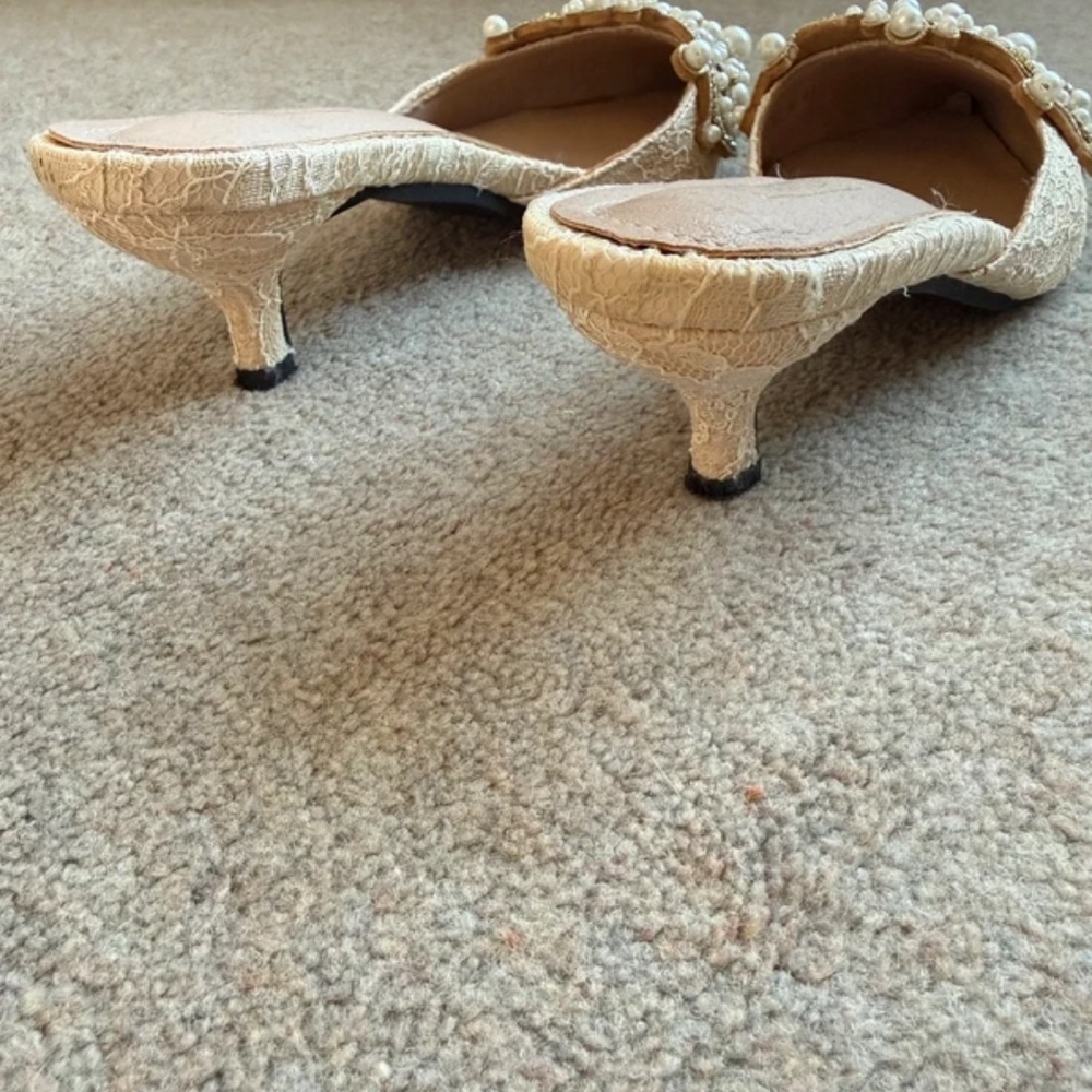 Elegant Pearl Embellished Women's Heels - Picture 4 of 5